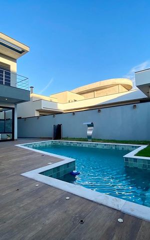 Casa de condomínio à venda com 200m², 2 quartos e 2 vagasÁrea externa