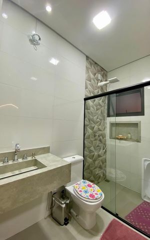 Casa de condomínio à venda com 200m², 2 quartos e 2 vagasBanheiro 2