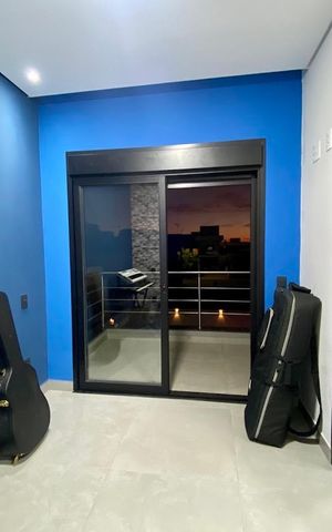 Casa de condomínio à venda com 200m², 2 quartos e 2 vagasEscritório 