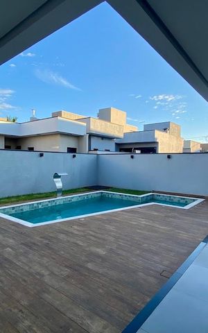 Casa de condomínio à venda com 200m², 2 quartos e 2 vagasÁrea externa