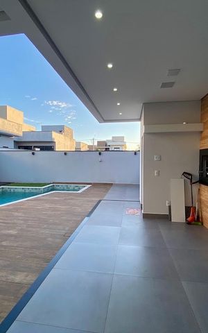 Casa de condomínio à venda com 200m², 2 quartos e 2 vagasÁrea externa