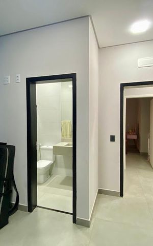Casa de condomínio à venda com 200m², 2 quartos e 2 vagasEscritório 