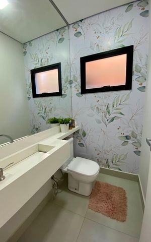 Casa de condomínio à venda com 200m², 2 quartos e 2 vagasLavabo