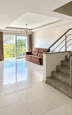 Casa à venda com 181m², 3 quartos e 3 vagasSala