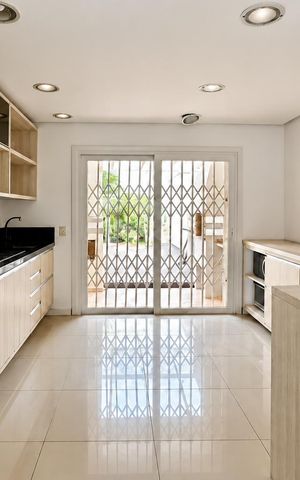 Casa à venda com 181m², 3 quartos e 3 vagasCozinha