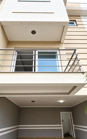 Casa à venda com 181m², 3 quartos e 3 vagasFachada
