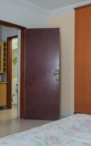 Casa à venda com 200m², 2 quartos e 2 vagas Casa à venda com 200m², 2 quartos e 2 vagasSuíte 1
