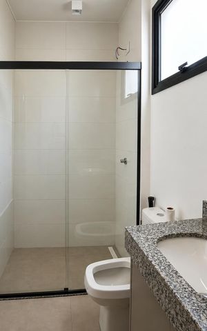 Casa de condomínio para alugar com 166m², 3 quartos e 2 vagas Casa de condomínio para alugar com 166m², 3 quartos e 2 vagasBanheiro da suíte 3