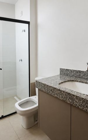 Casa de condomínio para alugar com 166m², 3 quartos e 2 vagas Casa de condomínio para alugar com 166m², 3 quartos e 2 vagasBanheiro da suíte