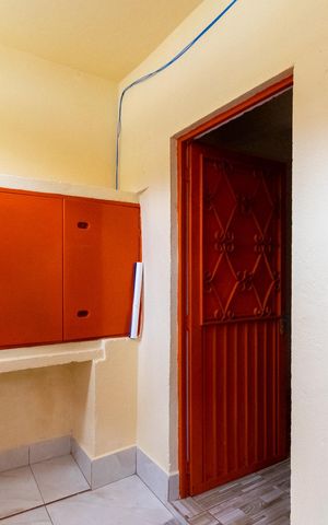 Casa para alugar com 35m², 1 quarto e sem vaga Casa para alugar com 35m², 1 quarto e sem vagaEntrada