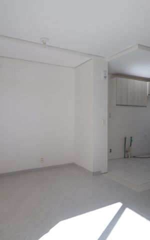 Casa de condomínio para alugar com 100m², 2 quartos e 2 vagasSala