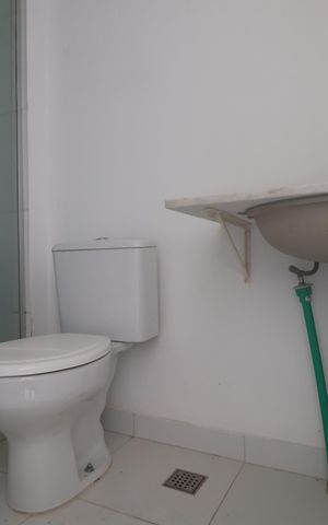 Casa de condomínio para alugar com 100m², 2 quartos e 2 vagasBanheiro suíte 2