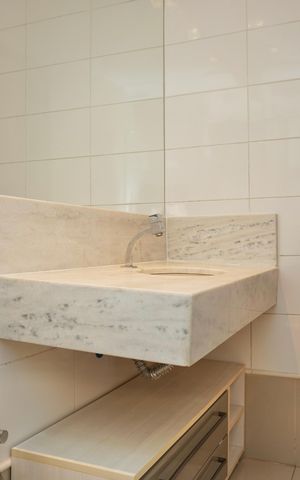 Apartamento para alugar com 72m², 2 quartos e 2 vagas Apartamento para alugar com 72m², 2 quartos e 2 vagasBanheiro da Suíte