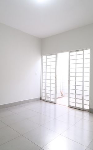 Casa para alugar com 120m², 3 quartos e 2 vagasSala