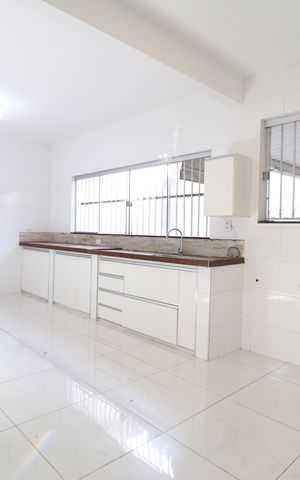 Casa para alugar com 120m², 3 quartos e 2 vagasCozinha