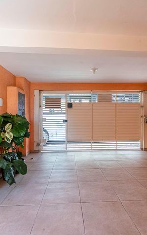 Casa à venda com 230m², 4 quartos e sem vaga Casa à venda com 230m², 4 quartos e sem vagaVista da Sala