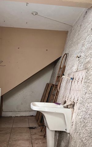 Casa para alugar com 102m², 2 quartos e 1 vaga Casa para alugar com 102m², 2 quartos e 1 vagaÁrea de Serviço