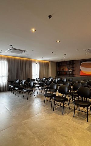 Studio à venda com 26m², 1 quarto e 1 vaga Studio à venda com 26m², 1 quarto e 1 vagaSala de reunião