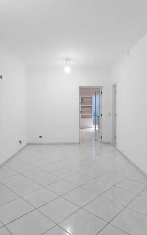 Casa para alugar com 100m², 2 quartos e 1 vaga Casa para alugar com 100m², 2 quartos e 1 vagaSala