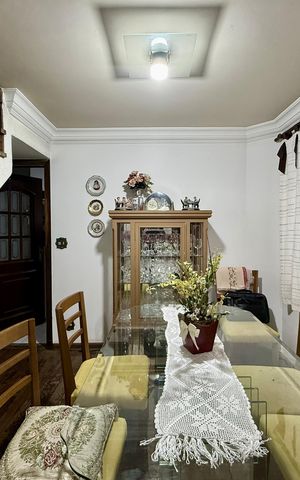 Casa à venda com 110m², 3 quartos e 2 vagas Casa à venda com 110m², 3 quartos e 2 vagasSala