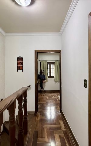 Casa à venda com 110m², 3 quartos e 2 vagas Casa à venda com 110m², 3 quartos e 2 vagasCorredor Quartos