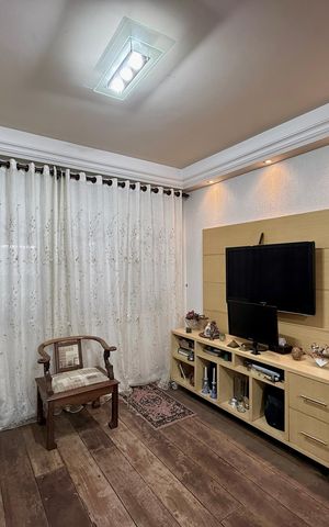 Casa à venda com 110m², 3 quartos e 2 vagas Casa à venda com 110m², 3 quartos e 2 vagasSala