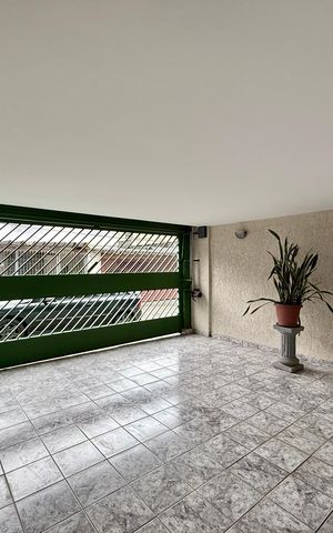 Casa à venda com 110m², 3 quartos e 2 vagas Casa à venda com 110m², 3 quartos e 2 vagasGaragem