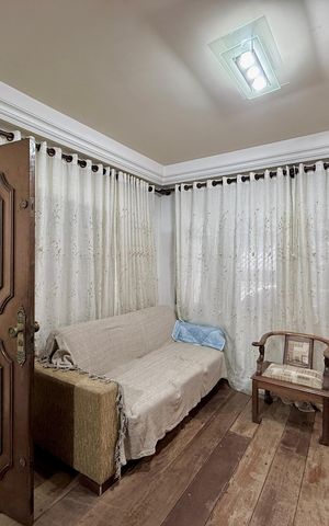 Casa à venda com 110m², 3 quartos e 2 vagas Casa à venda com 110m², 3 quartos e 2 vagasSala