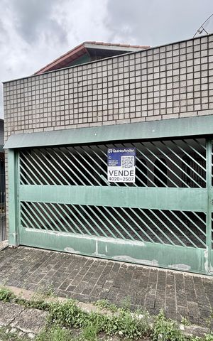 Casa à venda com 110m², 3 quartos e 2 vagas Casa à venda com 110m², 3 quartos e 2 vagasFachada
