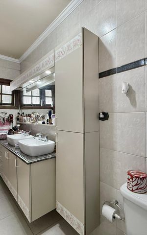 Casa à venda com 110m², 3 quartos e 2 vagas Casa à venda com 110m², 3 quartos e 2 vagasBanheiro Suíte