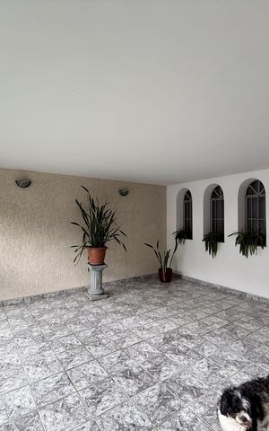 Casa à venda com 110m², 3 quartos e 2 vagas Casa à venda com 110m², 3 quartos e 2 vagasGaragem