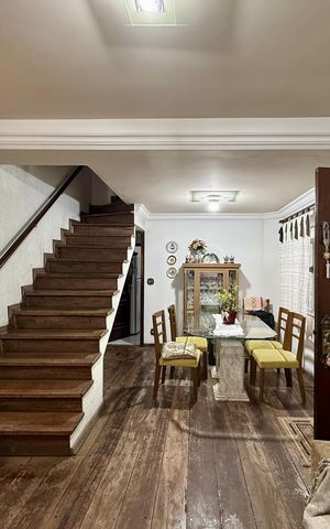Casa à venda com 110m², 3 quartos e 2 vagas Casa à venda com 110m², 3 quartos e 2 vagasSala