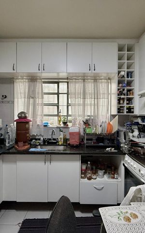 Casa à venda com 110m², 3 quartos e 2 vagas Casa à venda com 110m², 3 quartos e 2 vagasCozinha