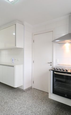 Apartamento à venda com 186m², 3 quartos e 4 vagasCozinha 