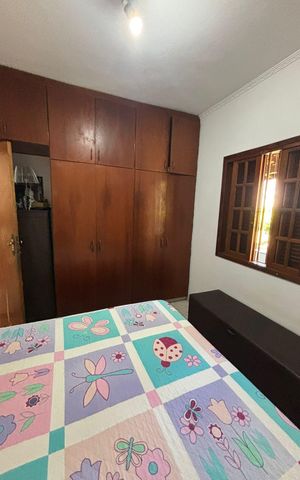 Casa à venda com 208m², 4 quartos e 4 vagas Casa à venda com 208m², 4 quartos e 4 vagasQuarto