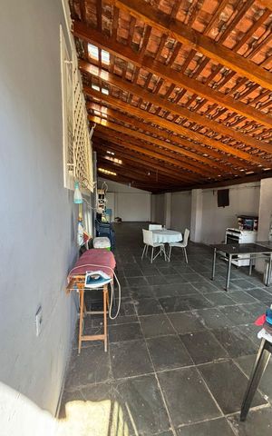 Casa à venda com 208m², 4 quartos e 4 vagas Casa à venda com 208m², 4 quartos e 4 vagasÁrea externa