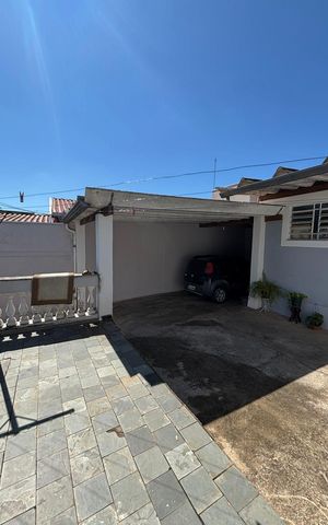 Casa à venda com 208m², 4 quartos e 4 vagas Casa à venda com 208m², 4 quartos e 4 vagasÁrea externa