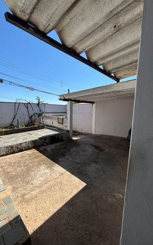 Casa à venda com 208m², 4 quartos e 4 vagas Casa à venda com 208m², 4 quartos e 4 vagasÁrea externa