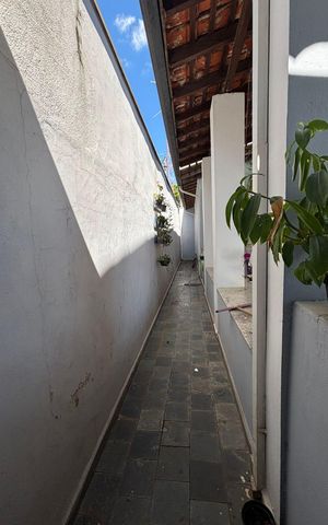Casa à venda com 208m², 4 quartos e 4 vagas Casa à venda com 208m², 4 quartos e 4 vagasÁrea externa
