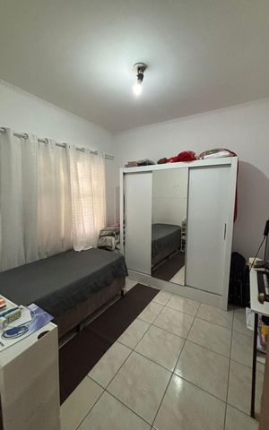 Casa à venda com 208m², 4 quartos e 4 vagas Casa à venda com 208m², 4 quartos e 4 vagasQuarto