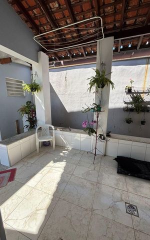 Casa à venda com 208m², 4 quartos e 4 vagas Casa à venda com 208m², 4 quartos e 4 vagasÁrea de serviço