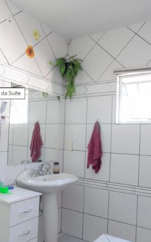 Casa à venda com 360m², 4 quartos e 4 vagas Casa à venda com 360m², 4 quartos e 4 vagasBanheiro Suíte