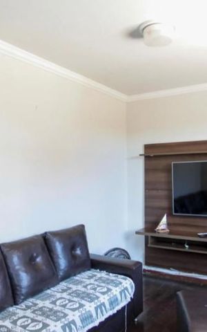 Casa à venda com 360m², 4 quartos e 4 vagas Casa à venda com 360m², 4 quartos e 4 vagasSala