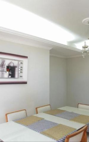 Casa à venda com 360m², 4 quartos e 4 vagas Casa à venda com 360m², 4 quartos e 4 vagasSala