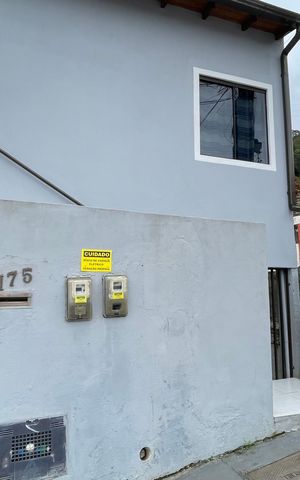 Casa para alugar com 30m², 1 quarto e 1 vaga Casa para alugar com 30m², 1 quarto e 1 vagaFachada