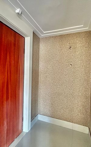 Apartamento à venda com 156m², 3 quartos e 3 vagas Apartamento à venda com 156m², 3 quartos e 3 vagasHall de entrada