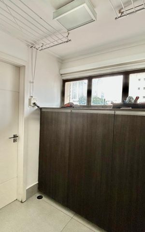 Apartamento à venda com 156m², 3 quartos e 3 vagas Apartamento à venda com 156m², 3 quartos e 3 vagasLavanderia