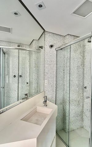 Apartamento à venda com 156m², 3 quartos e 3 vagas Apartamento à venda com 156m², 3 quartos e 3 vagasBanheiro do Quarto 2