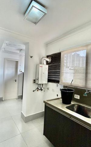Apartamento à venda com 156m², 3 quartos e 3 vagas Apartamento à venda com 156m², 3 quartos e 3 vagasLavanderia