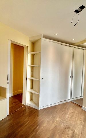 Apartamento à venda com 156m², 3 quartos e 3 vagas Apartamento à venda com 156m², 3 quartos e 3 vagasQuarto 1